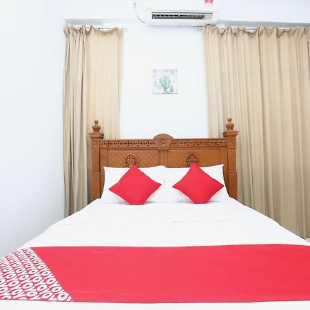 Super Oyo 89435 Nusantara Group Hotel Jertih Экстерьер фото
