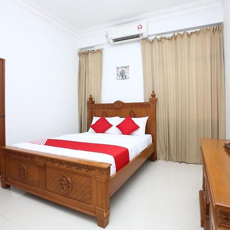 Super Oyo 89435 Nusantara Group Hotel Jertih Экстерьер фото