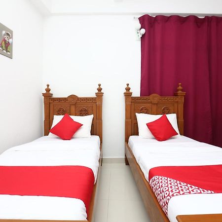 Super Oyo 89435 Nusantara Group Hotel Jertih Экстерьер фото