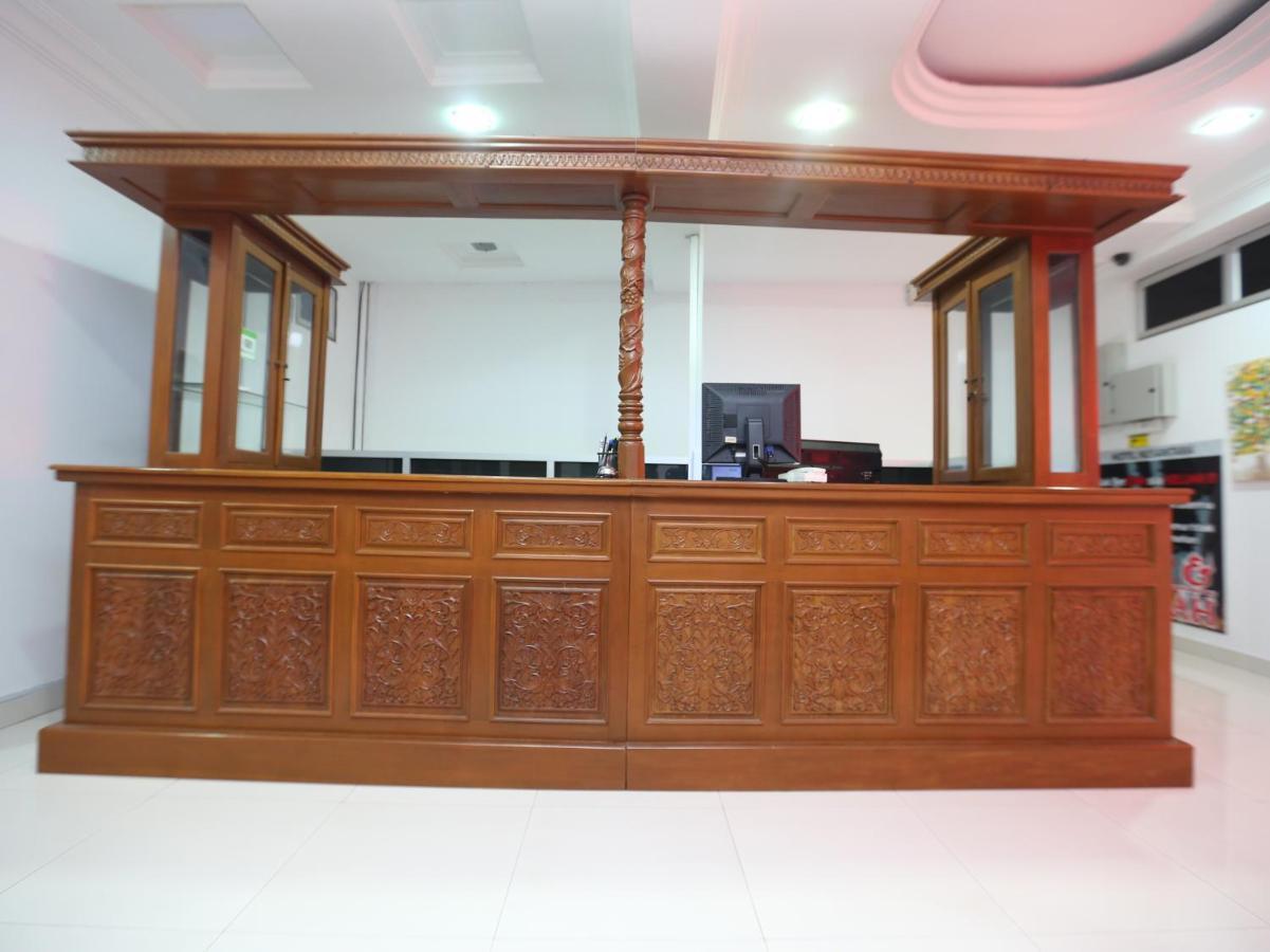 Super Oyo 89435 Nusantara Group Hotel Jertih Экстерьер фото