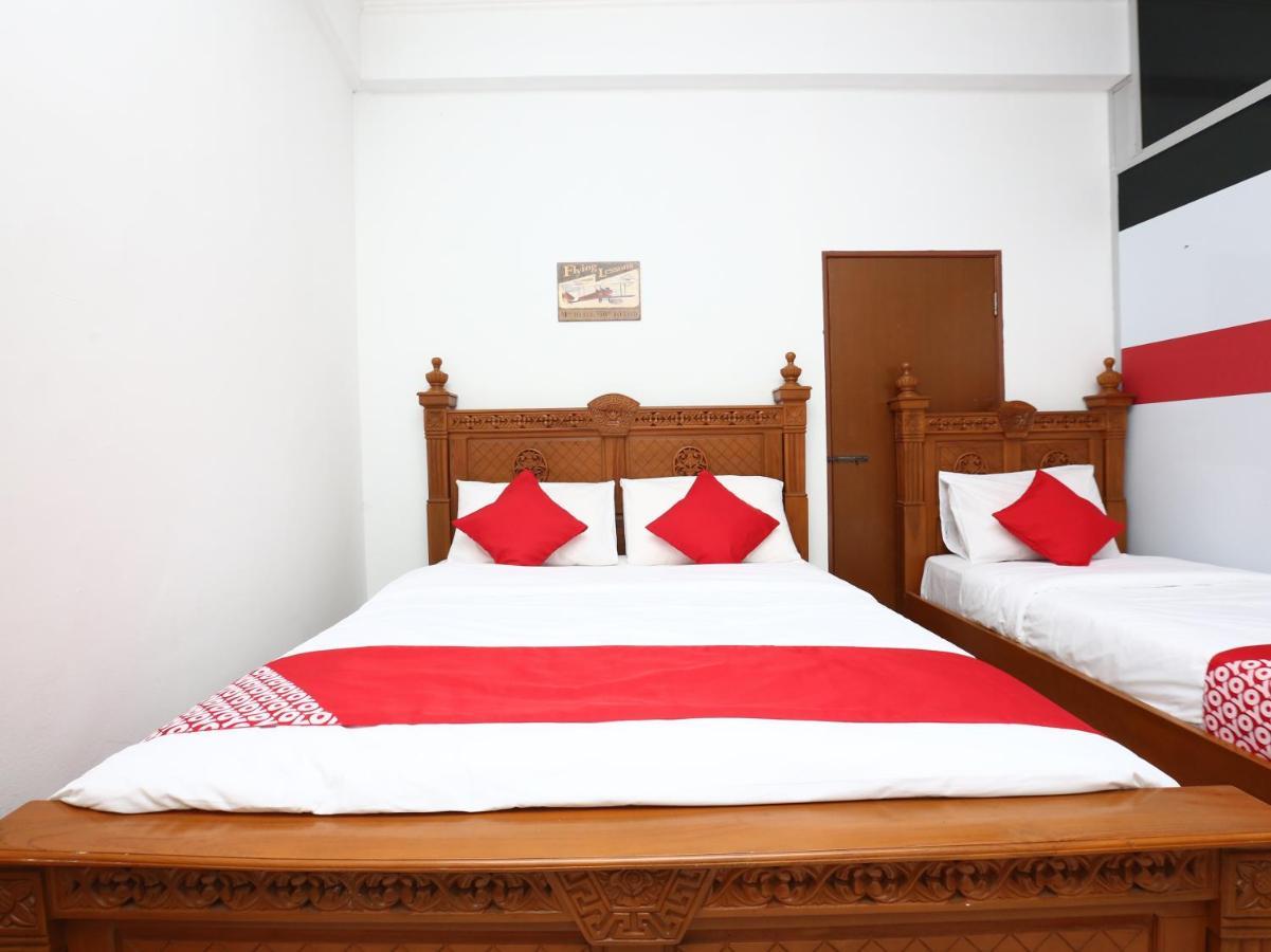 Super Oyo 89435 Nusantara Group Hotel Jertih Экстерьер фото